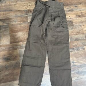 Women’s Banana Republic Olive Pleated Pants